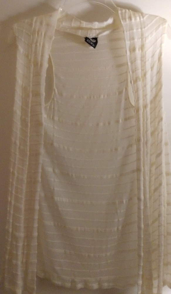 Sleeveless lightweight coverup